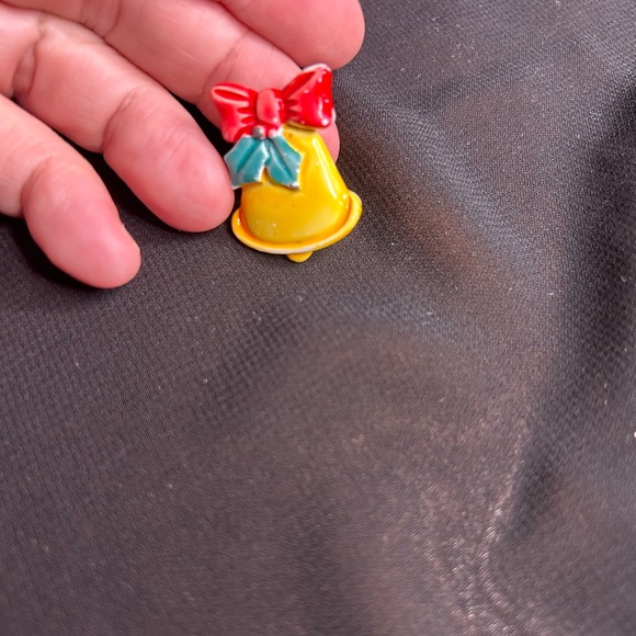 JONETTE JEWELRY VTG Cute Painted Christmas Bell Brooch. - Picture 5 of 5